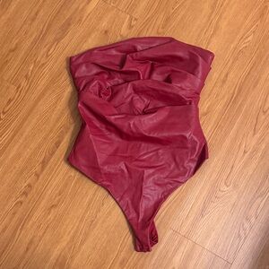 Naked wardrobe Red Strapless Bodysuit